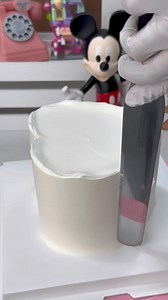 680K views · 5K reactions | Heart Shape Fruit Cake Decoration | Mom Baker's | Facebook