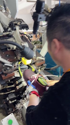 Hydraulic Toe Lasting Machine for Shoe Production