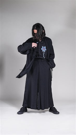 HUES 福岡セレクトショップ on Instagram: "YOHJI YAMAMOTO STYLE REGULAR COLLAR SHIRT WITH FLOWER PRINT【40%OFF】 ¥56,760(in tax) size：3 handmade double pleatted exaggerated trouser with side pockets / Geoffrey B.Small FABRIC:hand washed Biela extrafine super 120's 100% Tasmanian wool COLOR:hand wash black SIZE:44-46(one size) World exclusive for HUES ヨウジヤマモトの商品はヒューズオンラインショップに掲載しております。 ぜひチェックしてみてください！ 商品に関して気になる事ございましたら メールかお電話にてお気軽にお問合せください。 Please contact us directly about items. HUES 福岡県福岡市中央区警固1-15-28 📩 