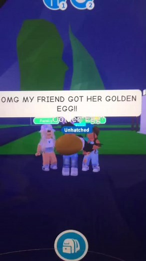 OMG MY FRIEND JUST OPENED HER GOLDEN EGG :O ~ what’s ur fav gold pet mins the uni #fyp #foryou #adoptme #goldenegg #roblox #goldegg