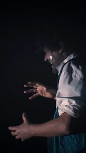 In dieser Woche beginnen die Endproben für das spartenübergreifende Schauermärchen DER SANDMANN! Tanz, Schauspiel, Live-Musik und allerlei Bühnenzauber werden zusammen mit den Gewerken in den nächsten Tagen aufeinander abgestimmt bis ihr dann am Samstag das Gruselmärchen auf der Bühne erleben könnt. DER SANDMANN Ein spartenübergreifendes Schauermärchen nach E. T. A. Hoffmann PREMIERE Sa 30. Nov. 2024 ○ 19.30 Uhr ○ Großes Haus Regie: Philipp Rosendahl Choreografie & Co-Regie: Alessia Ruffolo Bühn