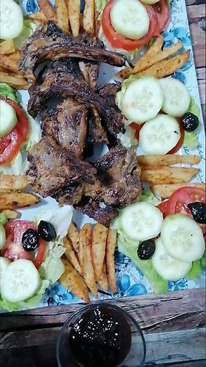 Présentation plat Côtelette d'agneau au barbecue