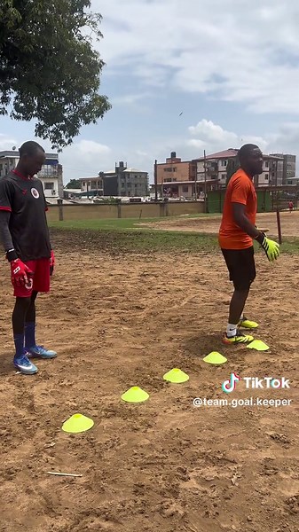 Marquer le pas sur place : exercice coordination gardien de but