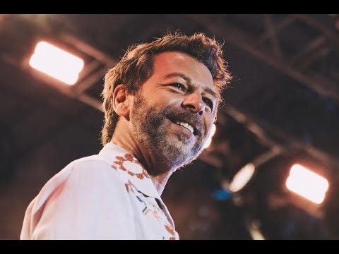 Christophe Maé a "zéro problème" avec ses 50 ans : "Je suis le troisième gamin à la maison"