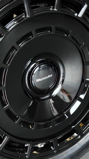 The all new forged Kim K by Hussla 22 inch wheels and 325 Lexani tyres fitted on this clean G Wagon🔥🔥🔥 available in Gloss Black and also Brushed Silver 20, 22 and 24 inch - #gwagon #amg #ozzytyres | Ozzy Tyres