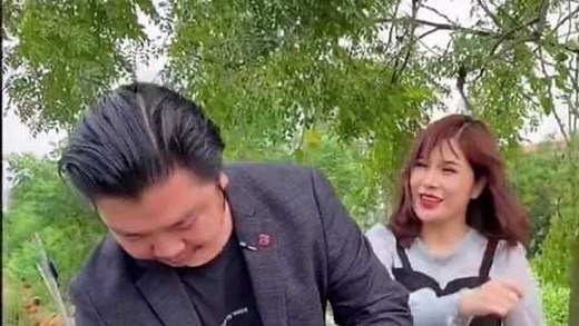 农村搞笑：表哥我出来了哦