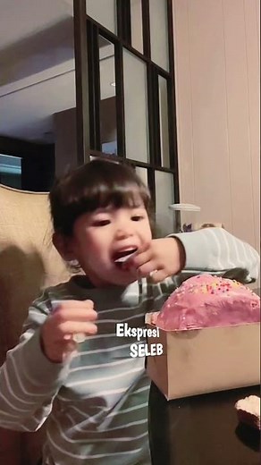 Nayla loves to eat 😍