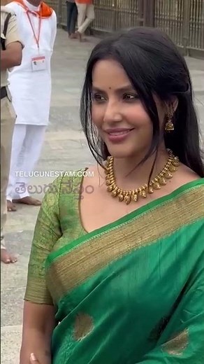 Priya Anand Looks Dreamy In Green Saree