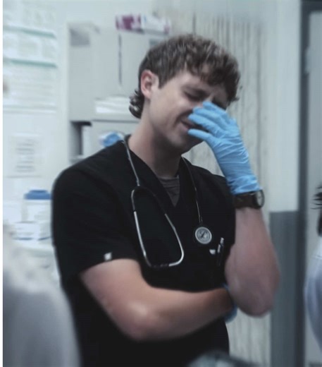 #DENNIS || he looks like a sleep deprived mouse and i want him !! guys this is my first blurrr edit oh my gosh🥹🫶 im lowkey happy with how it came out especially for my first full edit on a new app. capcut sucks so bad #thepitt #denniswhitaker #thepittedit #denniswhitakeredit