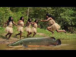 Unbelievable Hunt! Amazon Tribe Woman Catches Giant Fish| Amazon women Tribe Surviving in Forest