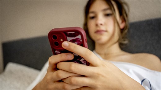 "Ré-impliquer les parents": un collège parisien retire le logiciel Pronote aux élèves et fait débat