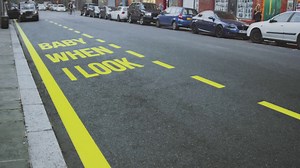 【Olly Murs】ft. Travie McCoy《Wrapped Up》 (歌词版MV)