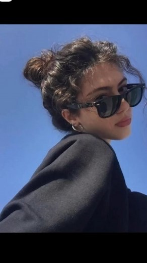 Selfies and content that works ****Follow for daily modeling tips, poses and tutorials Instagram @the_spraytan_guru VIDEO NOT MY OWN – ALL CREDIT TO THE CREATOR AND MODELS #models #modelposes #modeltutorial #posetutorial #the_spraytan_guru #thespraytanguru #influencers #contentcreators #teenagers #teenagerlife #posetips #photoshoots | The Spraytan Guru