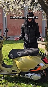 Abbiamo provato la @vespa più potente di sempre, col nuovo propulsore HPE: la cilindrata sale a 310 cc, con il 70% di componenti del motore totalmente nuovi🛵Il test completo de @la_bachets è su Moto.it👀#vespa #scooter | Moto.it