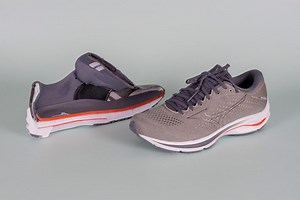 Cut in half: Mizuno Wave Rider 25 Review