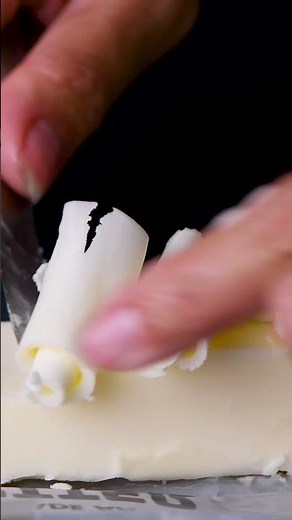 Turn butter into blooms with this simple trick! 🧈🌹