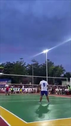 🏐An Village #Volleyball Competition was launched on Saturday in Wenchang, south #China's Hainan Province. 👀Grassroots players put on an exhibition match by playing volleyball with plastic stools. | CGTN Sports Scene