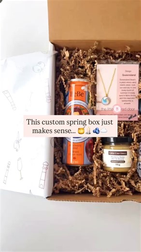 The Maritime Box | Atlantic Canadian Gift Boxes on Instagram: "This custom spring box just makes sense🤍 Thoughtfully curated with all locally made products from across Atlantic Canada. Inside you’ll find: 🫐 Apple cider vinegar sparkling drink by BeBe @drink.bebe 🍯 Local blueberry honey by Canoe Cove Honey @canoecovehoney 🕯️ Hand-poured soy blueberry cobbler candle by Reminiscent @_reminiscentco 🧶 Crochet coasters by Decor East Coast @decoreastcoast 🤍 Handmade clay necklace by The Little Re