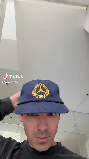 Joe Jonas Owl Impression: A Fun Take on Nick Jonas