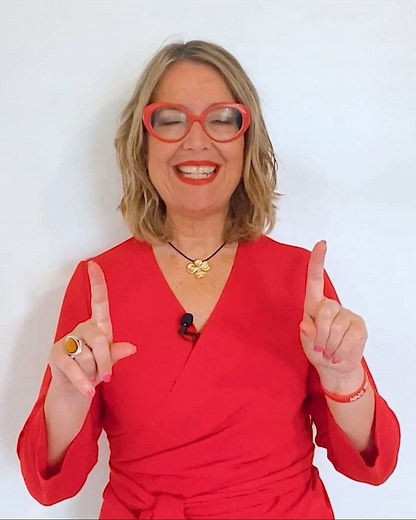 👀 ¿Sabías que es posible cambiar de profesión y sentirse realizada combinando la decoración con el bienestar personal?⁣⁣ ⁣⁣⁣⁣⁣ Quiero invitarte a mi Evento Online Gratuito el sábado 25 de noviembre de 10h a 18h en el que te voy a enseñar: ⁣⁣⁣⁣ ⁣⁣ ✔ La gran oportunidad actual de trabajar en lo que de verdad te apasiona, gracias al Feng Shui. ⁣⁣ ✔ El sistema de 4 pasos que te ayudará a obtener resultados positivos con tus clientes. ⁣ ✔ Los 3 métodos sencillos para captar tus primeros clientes o i