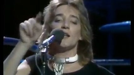 Rod Stewart with "First Cut Is The Deepest" | Play It Live