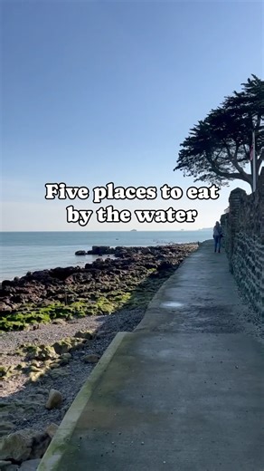 FIVE Isle of Wight spots to eat by the water 🍽️🌊🦞⁣ ⁣ 📌 The Best Dressed Crab, Folly Inn, The Old Fort in Seaview, The Lifeboat & The Hut, Colwell ⁣ More inspiration to follow!🤩⁣ ⁣ #IOW #IsleofWight #LoveGreatBritain #UNESCO #AONB #IsleofWightNationalLandscape #IsleofWightNL #Coast2024 | Visit Isle of Wight