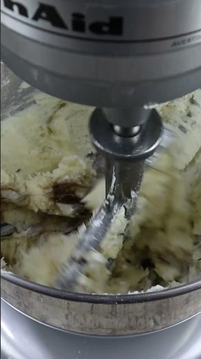 Vanilla Buttercream Macaron Filling Recipe - Homebody Eats