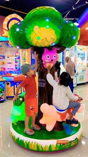 Carousel kucing pink 🌳🦄