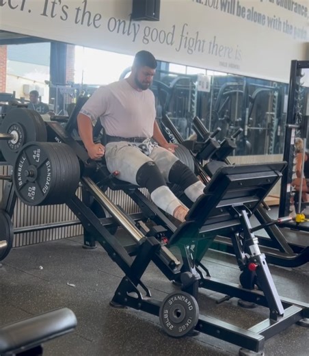 Adonis Georgiou | Online Fitness Coach on Instagram: "𝗟𝗢𝗪𝗘𝗥 𝟭 THAT WAS EPIC 🔥 Body is feeling amazing at the minute!! Definitely thanks to the extended rest I had! Between the 3rd - 15th training was scaled back due to holiday and also picking up that pesky illness whilst away 🏖️😷🤧 So between that time I only trained 3x! During that time period, nutrition didn’t change and of course I was resting up so my body had a 