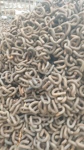 Released pandrol clip in bulk #railway #railroad #railwaytrack #pritepraveen #rails #pandrolcil | Prite Praveen