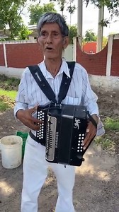 311K views · 3.3K reactions | Encontramos este señor vendiendo mangos en la carretera y resulto ser músico cristiano, asi que no podía faltar el palomazo | Natanael Velázquez | Facebook