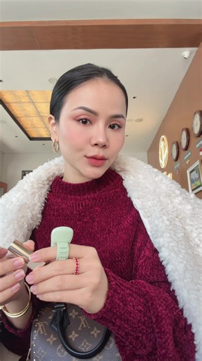 Revlon Lipstick Review: Stunning Looks with Dugro