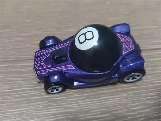 风火轮magic ball魔法8球 总结:10块钱左右，比较推荐玩法多样