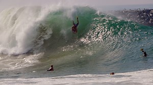 Newport Wedge doing it's thing. Footage @wesleykongvisualz | We Bodyboard