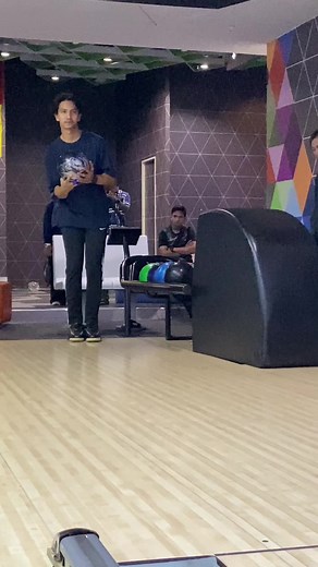 Mastering the 5-Step Bowling Approach with Ezzat