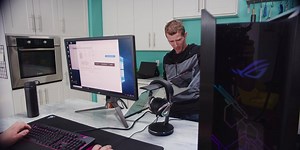 21K views · 290 reactions | We're running a bit behind on today's video, but it's going to be epic, unlike this peel attempt. | Linus Tech Tips | Facebook