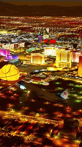 Air Force One Amazing night fly over Las Vegas #aviation #lasvegas #af1 #airforceone #usa | US Aviation TV