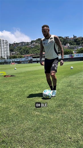 Mavie comandando o treino do papai Neymar Jr! 🤩 | Santos Futebol Clube