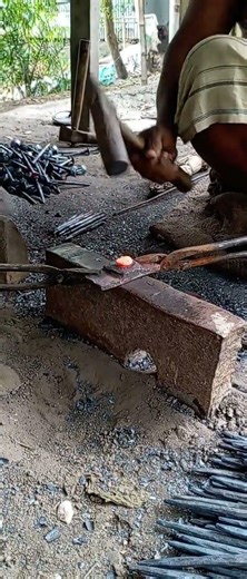 Watch the incredible process of hand-forging nails using traditional blacksmith techniques. Fr