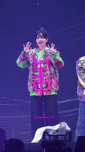 2NE1 LEGENDS on Instagram: "Bom looks cute, interaction with the blackjacks 😭💚 #bom #parkbom #parkbom2ne1 #2ne1 #bommie K-pop,fancam, parkbom, 2ne1, cute, fandom, blackjacks,bom,"