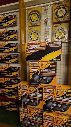 “Store update mga ka-Z1! Zero One Moto Fairview open tayo ngayon 8 AM to 6 PM. Tara na mga bossing, kompleto tayo sa accessories, maintenance at services!”🥰 | Zero One Moto - Fairview