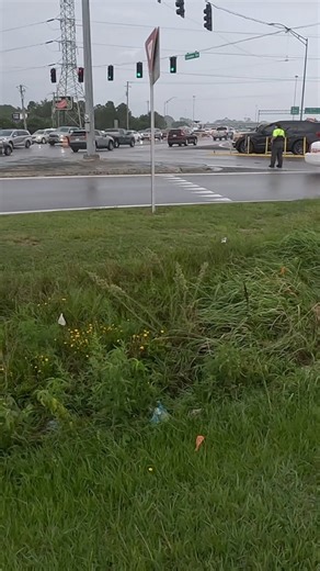 1.1K reactions · 29 shares | Traffic Light Malfunction! #reels #accident #educational #trafficlight #redlight #police #viral #emergency #bluecollar #safety | Trafficlightdoctor Steven | Facebook