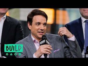 Ralph Macchio And William Zabka Had Cameos On "How I Met Your Mother"