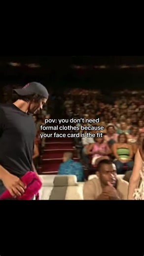 Tom Welling: Casual Style Inspired by Clark Kent