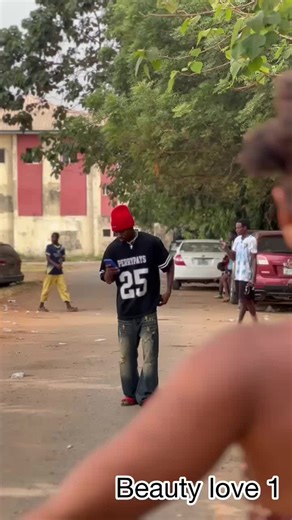 Hilarious Kissing Prank in the United Kingdom