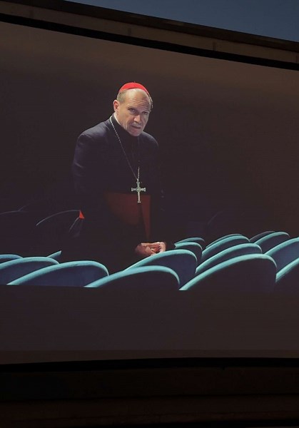 Halo halo, darmowe pokazy kinowe #dachdominikańska #conclave #kinoplenerowe #wroclaw #corobicwewroclawiu