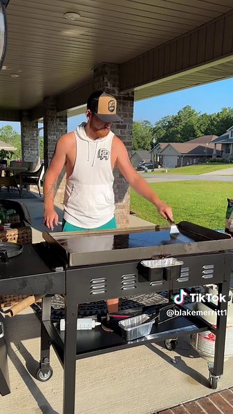 I never thought I’d see the day 🤧 #themerrittdad #themerrittfamily #kyliepitts #sahm #momtent #funnycouple #couplesgoals