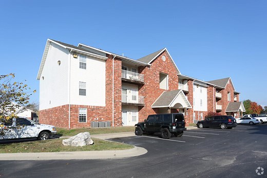 Parkwood Apartments - 2650 N Barnes Springfield, MO 65803 | Apartments.com