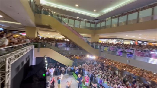 Because love never gets tired, umabot din ang pag-ibig sa SM CITY CEBU where they joined #Kimpau, ang nagbigay ng kilig na hindi pa natin ranas! ✨ Daghang Salamat po 💓 Kinilig ba kayo sa tour? Mas lalo kayong kikiligin at magmamahal in cinemas worldwide beginning in the Philippines on March 26, 2025, with ‘My Love Will Make You Disappear’ starring People's Superstars, Kim Chiu and Paulo Avelino, directed by Chad Vidanes! 🎟️ Book your tickets now! SM https://www2.smcinema.com/movies/HO00001059 