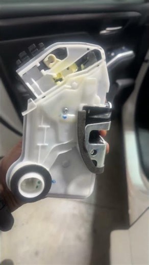 Part 2 2021 Toyota Highlander door lock actuator